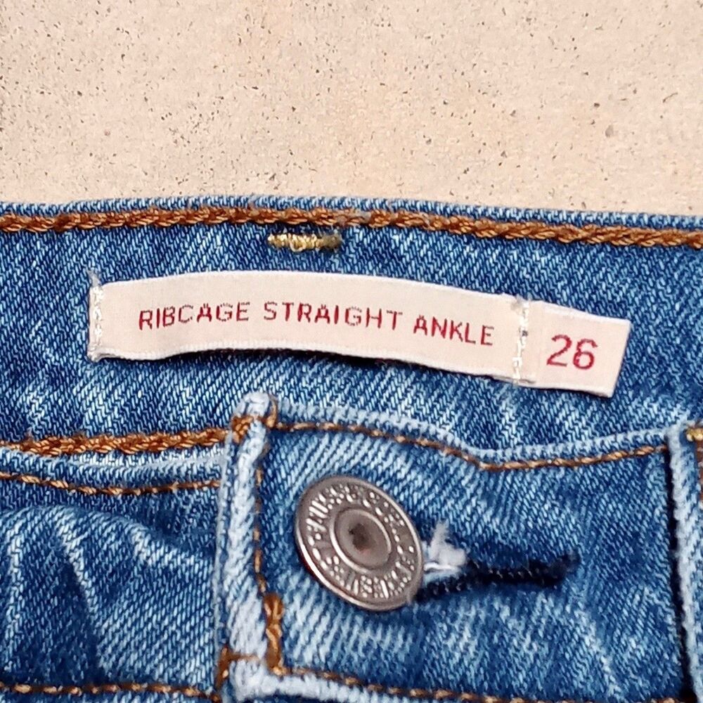 Levi's Premium Ribcage Straight Ankle Jeans Size 26 (26x27) Medium Wash - Picture 7 of 13